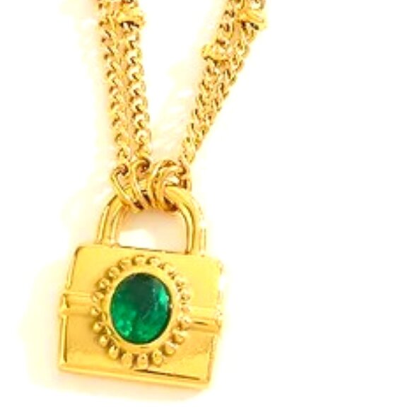 18K GOLD PLATED DOUBLE STRAND GREEN AND GOLD LOCK PENDANT ELEGANT NECKLACE - Picture 2 of 3